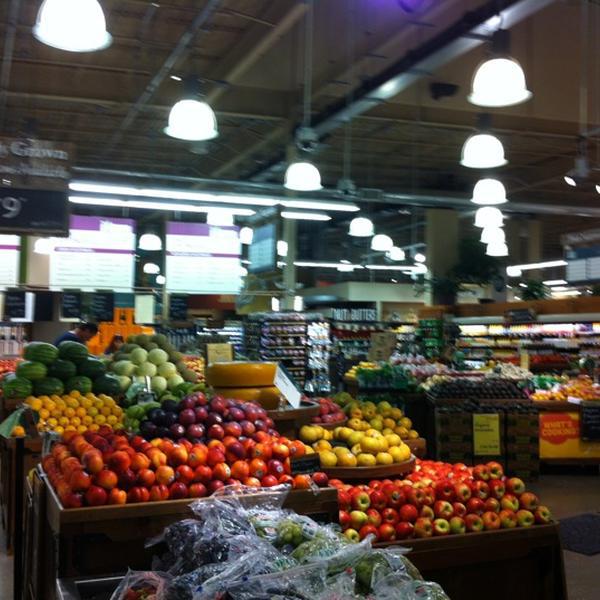 Photo taken at Whole Foods Market by Jill W. on 10/10/2012-美国佛罗里达州奥兰多土耳其湖路8003(位于沙湖路) Photo taken at Whole Foods Market by Jill W. on 10/10/2012