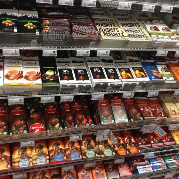 Photo taken at Albert Heijn XL by Angela W. on 6/2/2013-荷兰格尔德兰阿纳姆克罗嫩堡大道86号 Photo taken at Albert Heijn XL by Angela W. on 6/2/2013