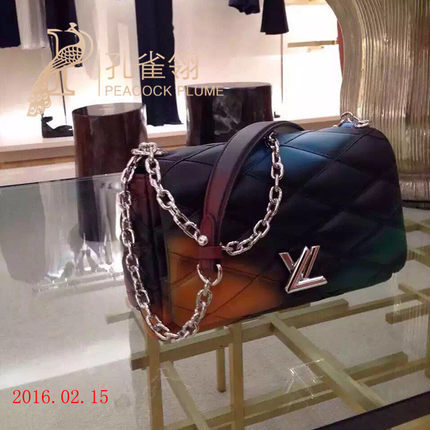 Louis Vuitton路易威登lv女包16春款渐变色羊皮小号单肩包M42461 Louis Vuitton路易威登lv女包16春款渐变色羊皮小号单肩包M42461