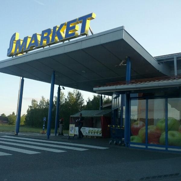 Photo taken at S-market by Aleksi S. on 7/26/2012-西南芬兰鲁斯科麦丽曼路2 Photo taken at S-market by Aleksi S. on 7/26/2012