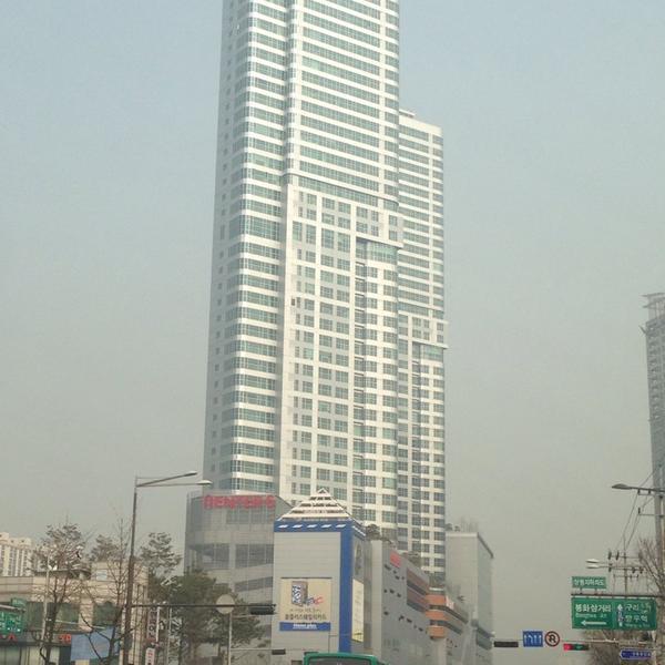 Photo taken at 홈플러스 (Home plus) by Yoonseok H. on 2/25/2014-首尔特别市中浪区353 Photo taken at 홈플러스 (Home plus) by Yoonseok H. on 2/25/2014