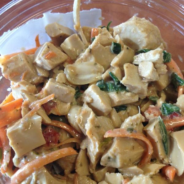 Photo taken at Whole Foods Market by Bianca P. on 4/5/2013-美国田纳西州孟菲斯白杨大道5014(位于门登霍尔路) Photo taken at Whole Foods Market by Bianca P. on 4/5/2013