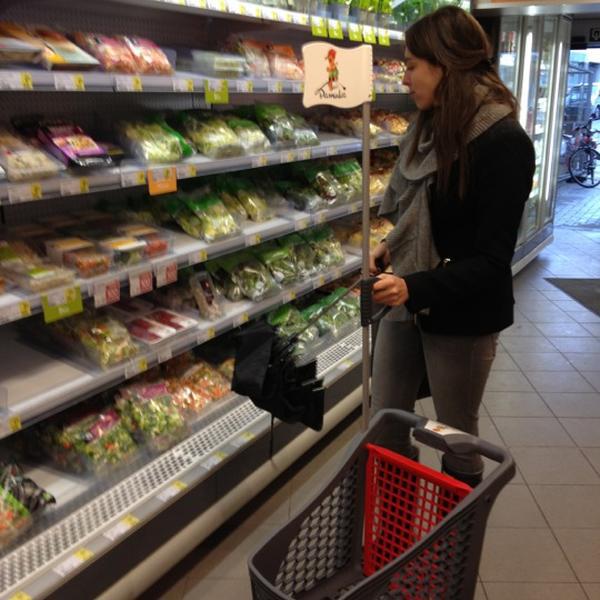 Photo taken at Proxy Delhaize by Manon C. on 12/5/2012