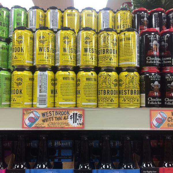 Photo taken at Trader Joe's by David H. on 7/15/2014-南卡莱罗纳州查尔斯顿市芒特普莱森特约翰尼多兹大道401号 Photo taken at Trader Joe's by David H. on 7/15/2014