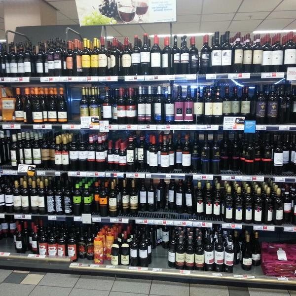 Photo taken at Albert Heijn by Swen B. on 3/24/2013-荷兰南荷兰省鹿特丹奥德迪杰克149号 Photo taken at Albert Heijn by Swen B. on 3/24/2013