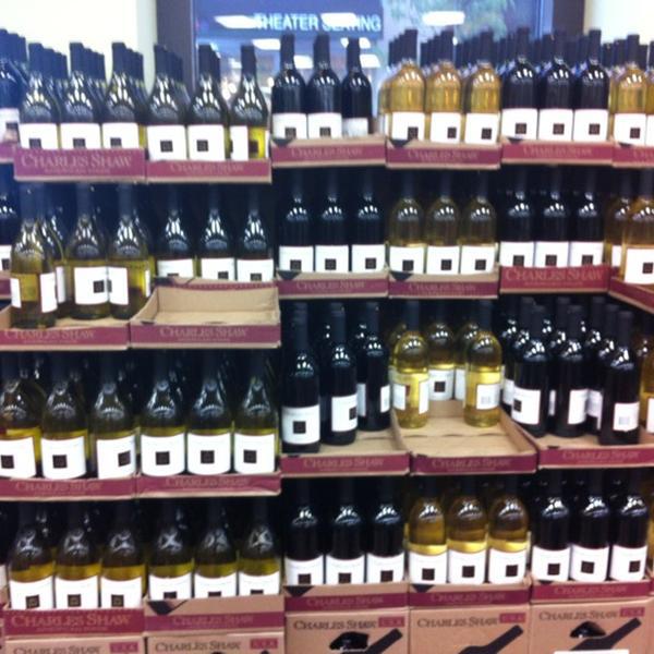 Photo taken at Trader Joe's by Tanya S. on 9/16/2012-美国俄亥俄州西湖市场街175 Photo taken at Trader Joe's by Tanya S. on 9/16/2012