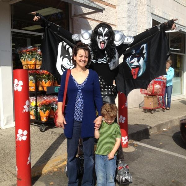 Photo taken at Trader Joe's by Zach W. on 10/27/2012-麻萨诸塞阿灵顿马萨诸塞大道1427(邓迪路) Photo taken at Trader Joe's by Zach W. on 10/27/2012