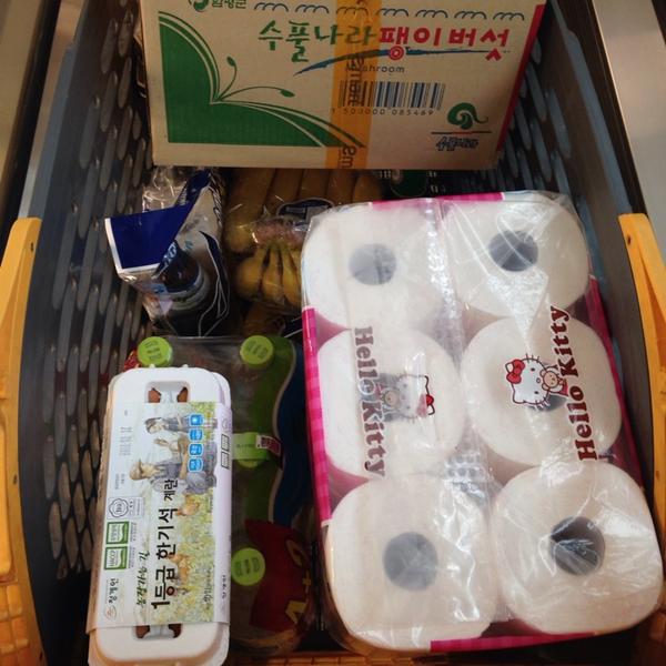 Photo taken at 이마트 (e-mart) by Stanure C. on 9/21/2013