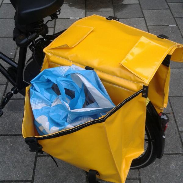 Photo taken at Albert Heijn by David I. on 10/12/2013-荷兰阿姆斯特丹科宁斯广场4号 Photo taken at Albert Heijn by David I. on 10/12/2013