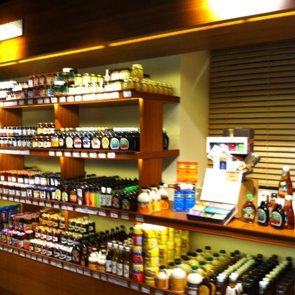 Photo taken at SSG Food Market by Yongho L. on 11/4/2012-釜山海云台区海云台海边路1408 SSG食品超市 Photo taken at SSG Food Market by Yongho L. on 11/4/2012