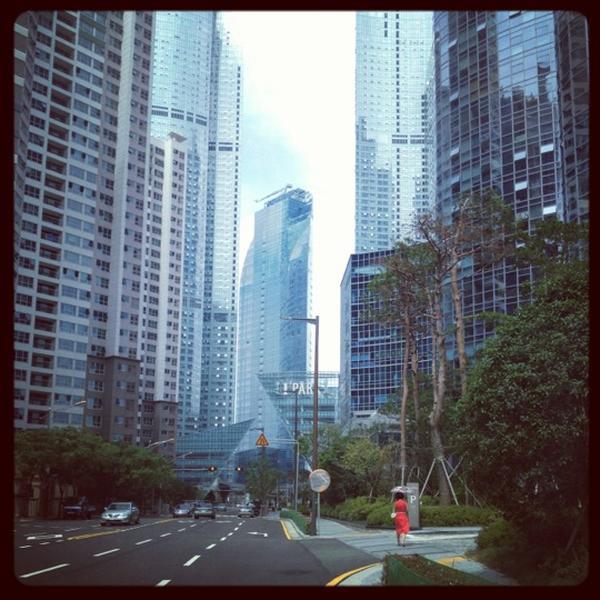 Photo taken at SSG Food Market by OLOLOPASTA N. on 8/20/2012-釜山海云台区海云台海边路1408 SSG食品超市 Photo taken at SSG Food Market by OLOLOPASTA N. on 8/20/2012