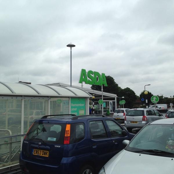 Photo taken at Asda by Maverickaizer on 8/16/2013-英国伦敦老肯特路 Photo taken at Asda by Maverickaizer on 8/16/2013
