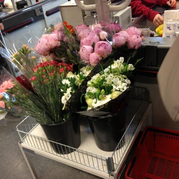 Photo taken at Proxy Delhaize by Nobody on 7/12/2013