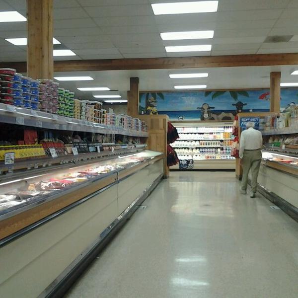Photo taken at Trader Joe's by Ing P. on 7/20/2012