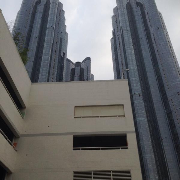 Photo taken at 홈플러스 (Home Plus) by Yoonseok H. on 4/11/2014-釜山市海云台区海云台海边路140号(海云台店) Photo taken at 홈플러스 (Home Plus) by Yoonseok H. on 4/11/2014