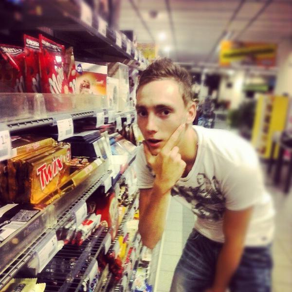 Photo taken at Albert Heijn by Timo B. on 9/4/2012-荷兰南荷兰省海牙派瑞斯广场19号 Photo taken at Albert Heijn by Timo B. on 9/4/2012