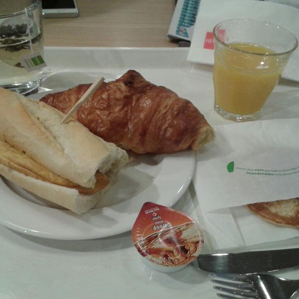 Photo taken at HEMA by Nynke-Boudien P. on 11/28/2013-荷兰格罗宁根赫尔街64号 Photo taken at HEMA by Nynke-Boudien P. on 11/28/2013