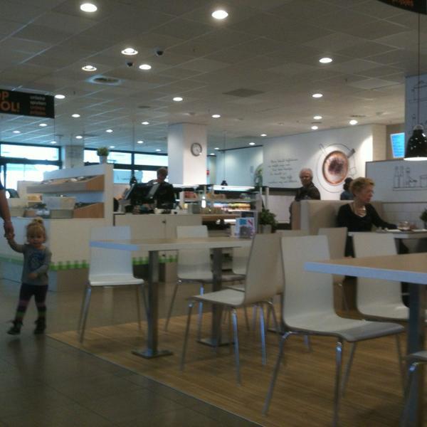 Photo taken at HEMA by Siebrand W. on 5/30/2013-荷兰格罗宁根赫尔街64号 Photo taken at HEMA by Siebrand W. on 5/30/2013