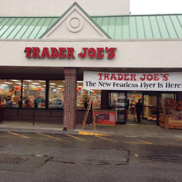 Photo taken at Trader Joe's by Robert M. on 10/12/2013-马萨诸塞州李约瑟高地大道958 Photo taken at Trader Joe's by Robert M. on 10/12/2013