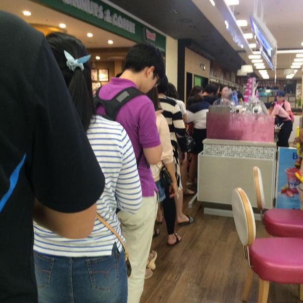 Photo taken at 홈플러스 (Home plus) by Mira on 5/31/2014-首尔市永登浦区堂山路42号 Photo taken at 홈플러스 (Home plus) by Mira on 5/31/2014