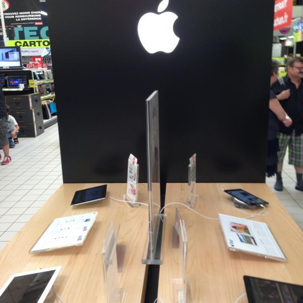 Photo taken at Auchan by Богдан Б. on 8/9/2013-法国卢瓦尔沙佩勒圣奥班萨卡特卡斯州僧侣磨坊 Photo taken at Auchan by Богдан Б. on 8/9/2013