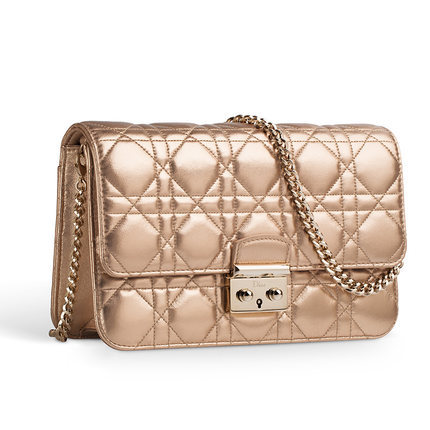 Dior迪奥dior女包15新款小羊皮金属光泽小号单肩包S0257OAGM M00J Dior迪奥dior女包15新款小羊皮金属光泽小号单肩包S0257OAGM M00J