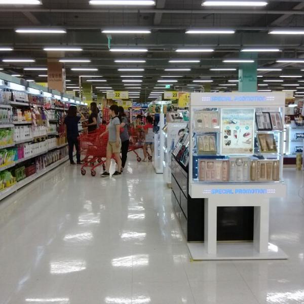 Photo taken at 홈플러스 (Home plus) by Jae P. on 8/20/2012-庆尚南道昌原市合浦区56 Photo taken at 홈플러스 (Home plus) by Jae P. on 8/20/2012