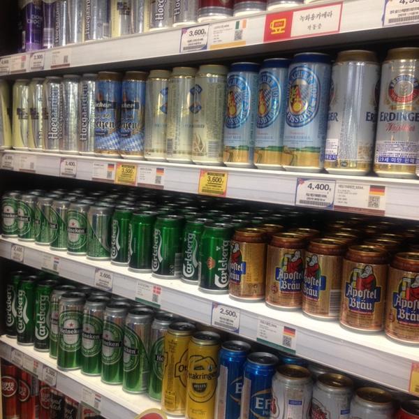 Photo taken at 홈플러스 / Home Plus by Narae C. on 3/29/2014