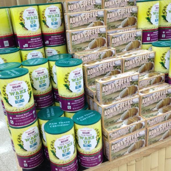 Photo taken at Trader Joe's by Rick L. on 2/10/2013-美国加利福尼亚州西米谷科克伦街2975 Photo taken at Trader Joe's by Rick L. on 2/10/2013