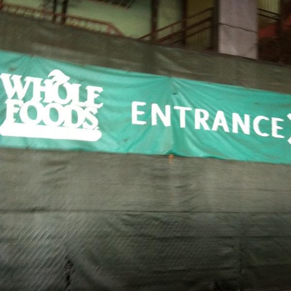Photo taken at Whole Foods Market by Kyle M. on 1/31/2011-洛杉矶新奥尔良杂志街(阿拉贝拉与约瑟夫街之间)5600 Photo taken at Whole Foods Market by Kyle M. on 1/31/2011
