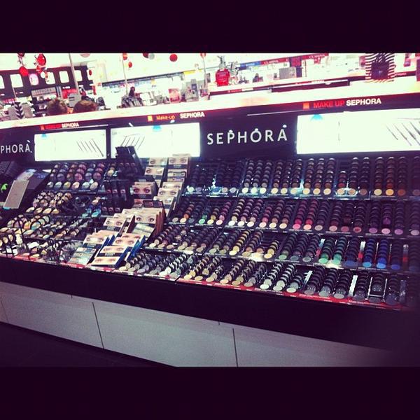 Photo taken at Carrefour by Gabriela B. on 11/28/2012