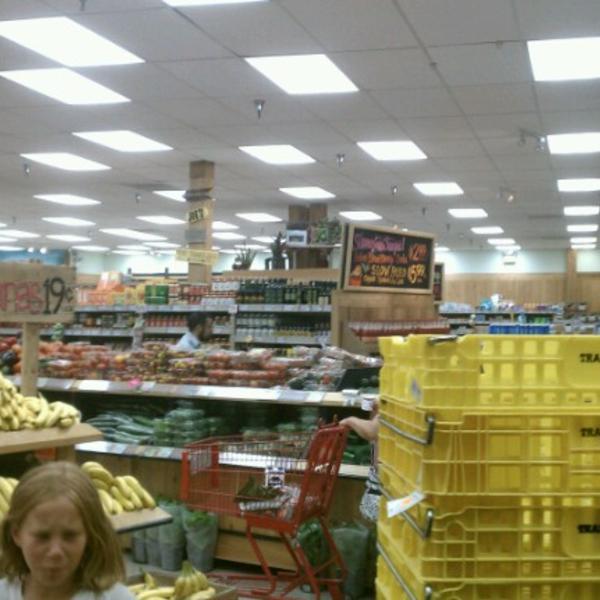 Photo taken at Trader Joe's by TJ M. on 7/6/2012-美国加利福尼亚州西米谷科克伦街2975 Photo taken at Trader Joe's by TJ M. on 7/6/2012