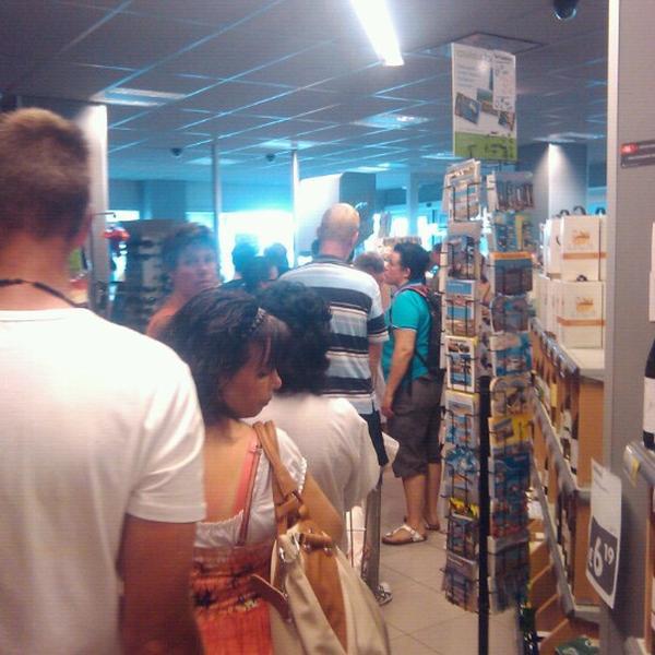 Photo taken at Proxy Delhaize by Lieven M. on 7/25/2012