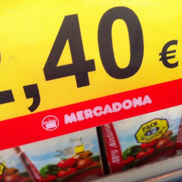 Photo taken at Mercadona by Oscar U. on 3/23/2012