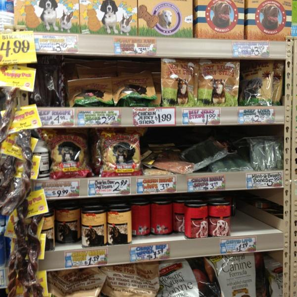 Photo taken at Trader Joe's by Ricki E. on 2/16/2013-美国得克萨斯州沃思堡石头街大道2701 Photo taken at Trader Joe's by Ricki E. on 2/16/2013