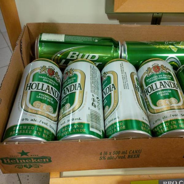 Photo taken at LCBO by Rick on 9/7/2014-加拿大基秦拿海兰路广场高地路324 Photo taken at LCBO by Rick on 9/7/2014