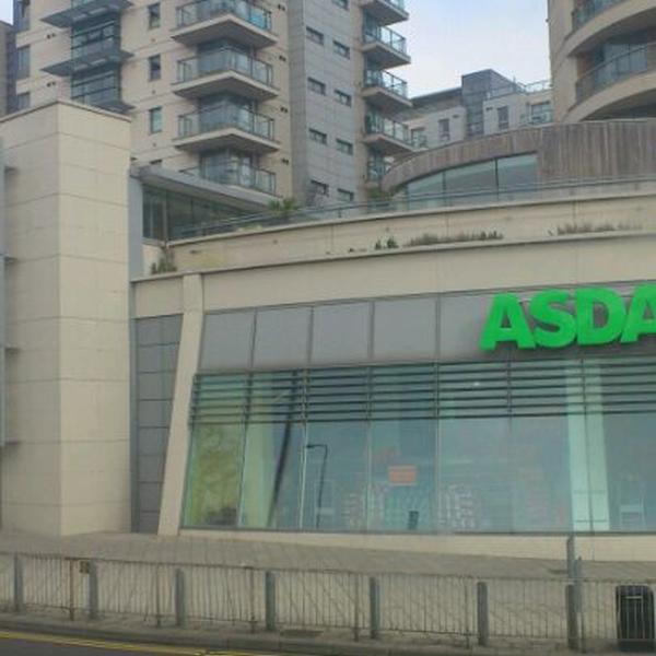 Photo taken at Asda by Selby D. on 3/12/2012-英国伦敦罗姆福德海豚街 Photo taken at Asda by Selby D. on 3/12/2012