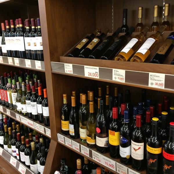 Photo taken at 이마트 (E-Mart) by sesajoon on 5/29/2014-忠清北道忠州市新尼面中原洞3420易买得超市 Photo taken at 이마트 (E-Mart) by sesajoon on 5/29/2014