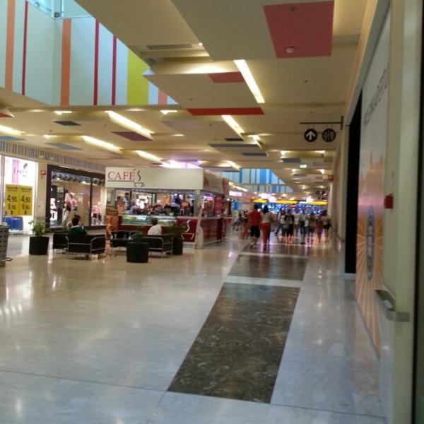 Photo taken at Auchan - Centro Commerciale Porte di Catania by Stefania L. on 8/28/2012-意大利西西里岛卡塔尼亚192国道盖索比安科84+500公里 Photo taken at Auchan - Centro Commerciale Porte di Catania by Stefania L. on 8/28/2012
