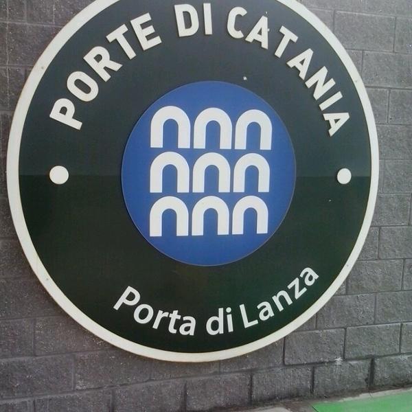 Photo taken at Auchan - Centro Commerciale Porte di Catania by Rossella S. on 3/7/2013-意大利西西里岛卡塔尼亚192国道盖索比安科84+500公里 Photo taken at Auchan - Centro Commerciale Porte di Catania by Rossella S. on 3/7/2013