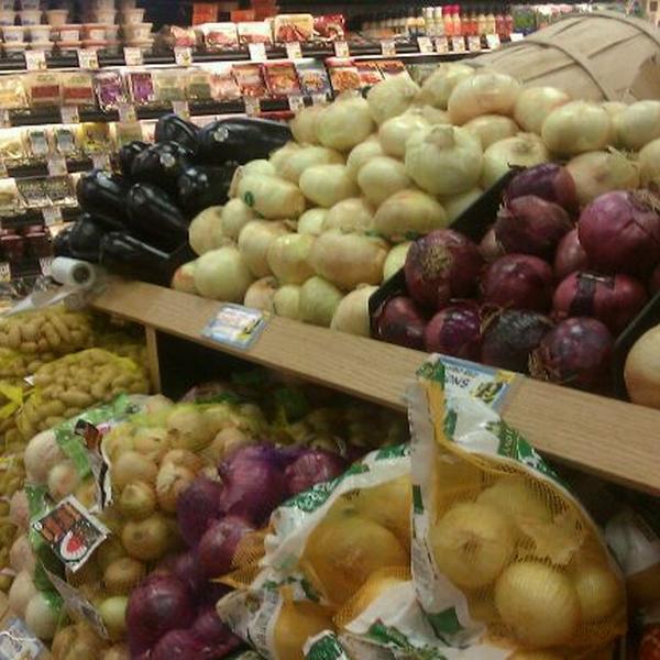 Photo taken at Trader Joe's by nicole j. on 12/12/2011-美国伊利诺斯州芝加哥沃巴什大道南1147 Photo taken at Trader Joe's by nicole j. on 12/12/2011