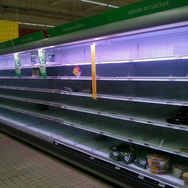 Photo taken at Carrefour by Franchess on 3/16/2013