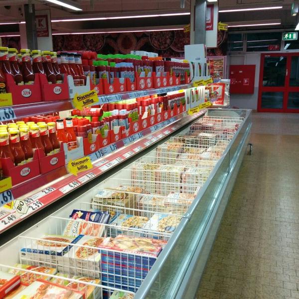 Photo taken at Kaufland by Andreas 2. on 9/13/2014