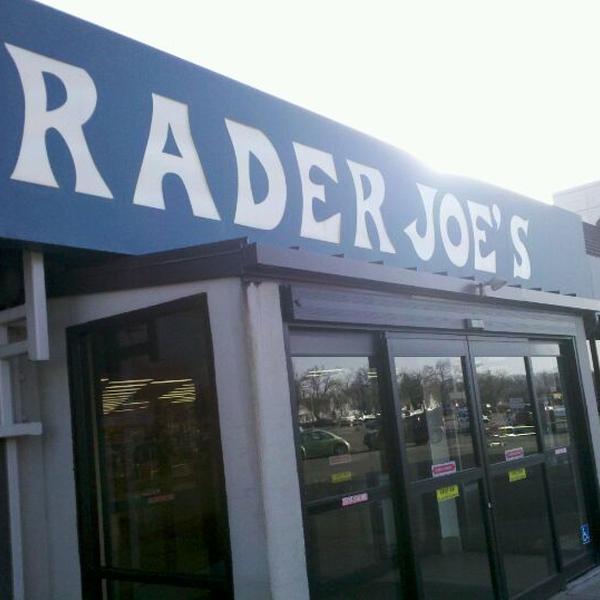 Photo taken at Trader Joe's by Rich J. on 2/29/2012-美国俄亥俄州凯特林斯特鲁普路东328 Photo taken at Trader Joe's by Rich J. on 2/29/2012