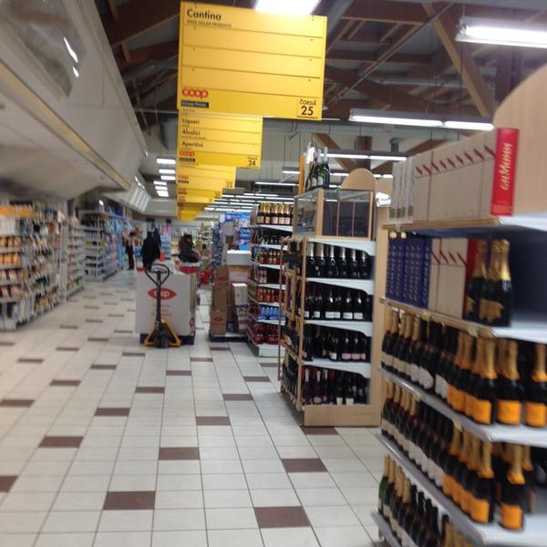 Photo taken at Coop Piazza Leopoldo, Firenze by Eshref G. on 1/28/2014-意大利托斯卡纳佛罗伦萨彼得利奥波德广场6/d-6/e-6/f Photo taken at Coop Piazza Leopoldo, Firenze by Eshref G. on 1/28/2014