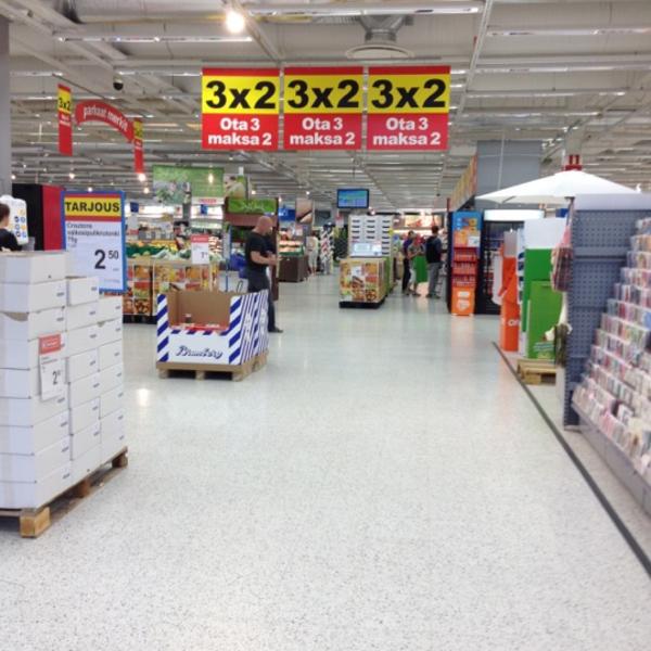 Photo taken at K-citymarket by Suvi T. on 7/2/2012-西南芬兰区图尔库马裤拉路150 Photo taken at K-citymarket by Suvi T. on 7/2/2012