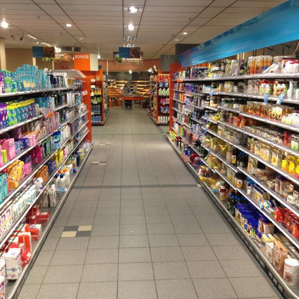 Photo taken at Albert Heijn by Corné D. on 1/20/2013-荷兰北布拉班特省蒂尔堡西市场17号 Photo taken at Albert Heijn by Corné D. on 1/20/2013