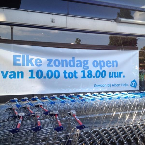Photo taken at Albert Heijn by Corné D. on 7/4/2012-荷兰北布拉班特省蒂尔堡西市场17号 Photo taken at Albert Heijn by Corné D. on 7/4/2012
