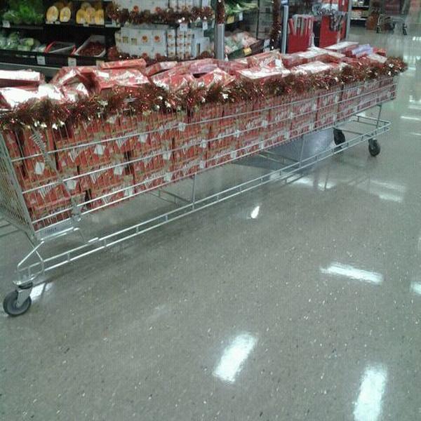 Photo taken at Woolworths by Jake D. on 11/15/2011-昆士兰迪拉克街Woolworths超市 Photo taken at Woolworths by Jake D. on 11/15/2011