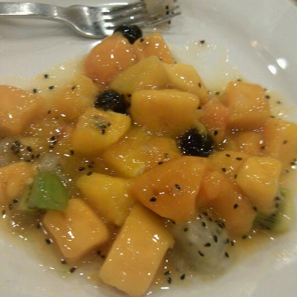 Photo taken at 롯데마트 (Lotte Mart) by Kim Y. on 6/5/2012-济州岛乐天超市 Photo taken at 롯데마트 (Lotte Mart) by Kim Y. on 6/5/2012